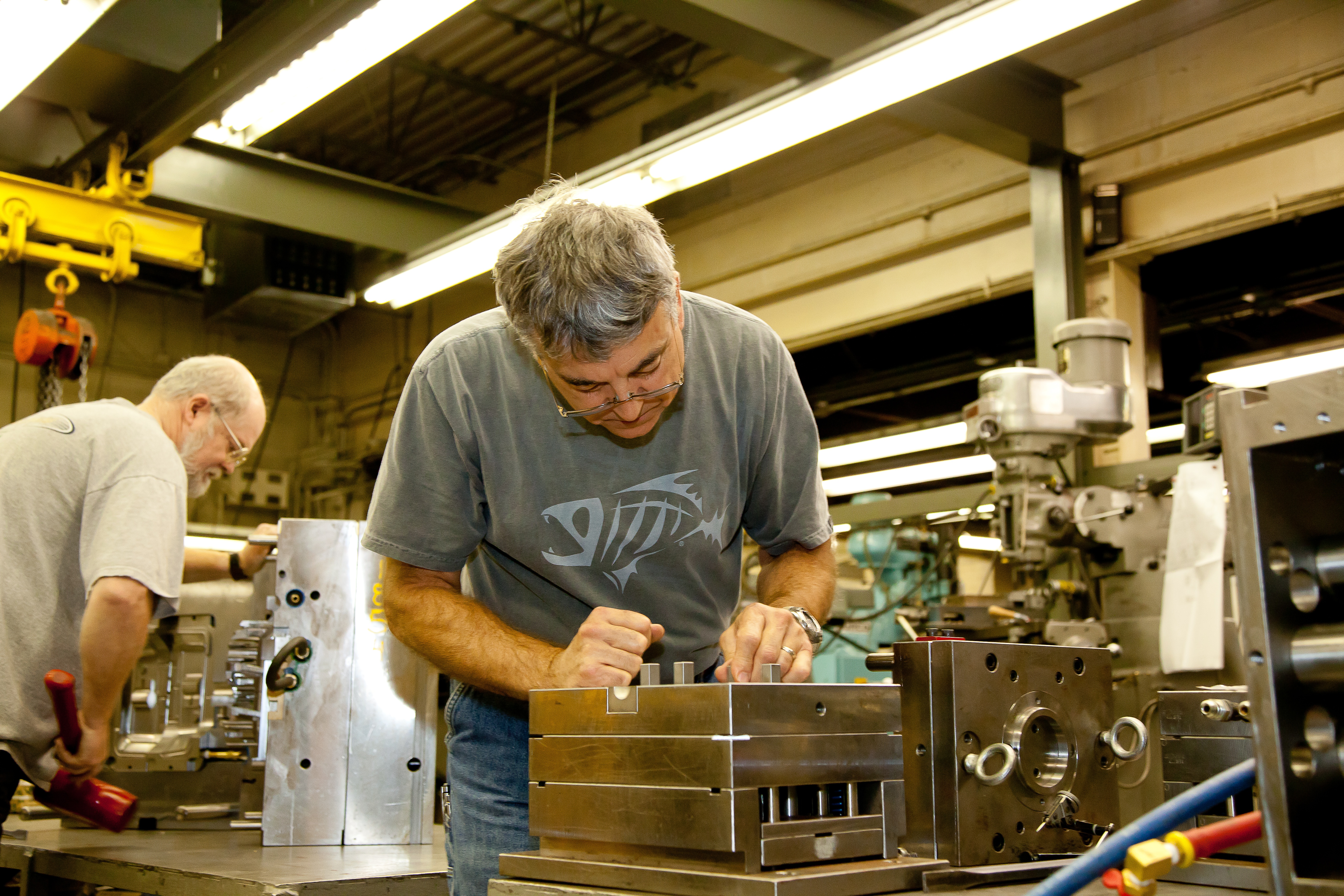 Domestic Service with Benefits of Mold Makers in China